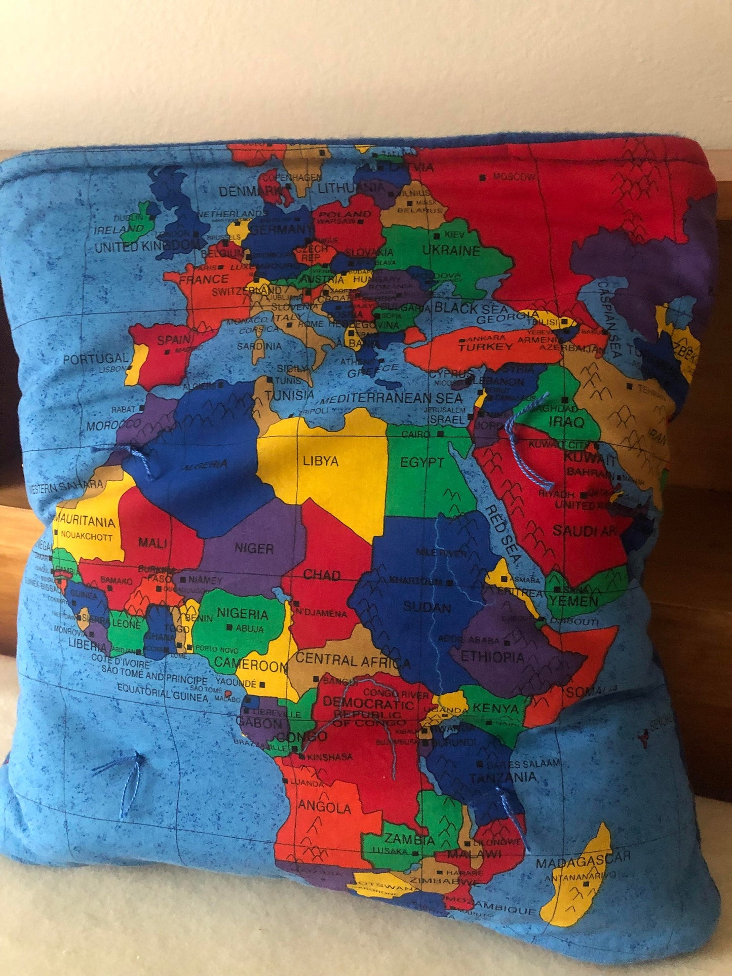 Beautiful World Map QUILLOW