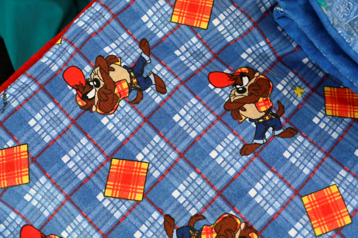 Vintage Looney Tunes Tasmanian Quilt Blanket